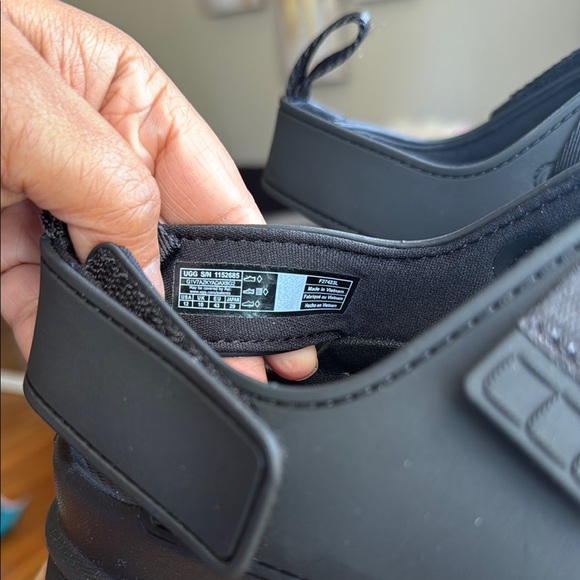 UGG Women's Goldenglow Sandals Black - Picture 6 of 7